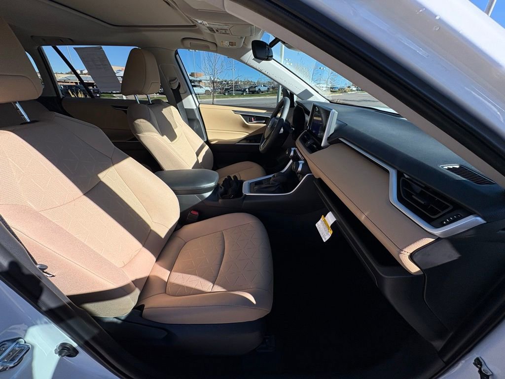 Used 2025 Toyota RAV4 XLE w/ Convenience Package image 31