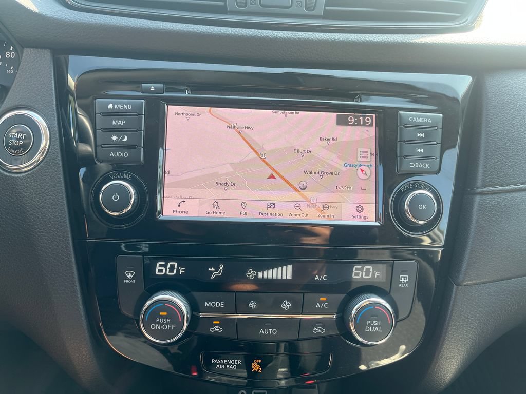 Used 2019 Nissan Rogue SV w/ Premium Package FWD image 16