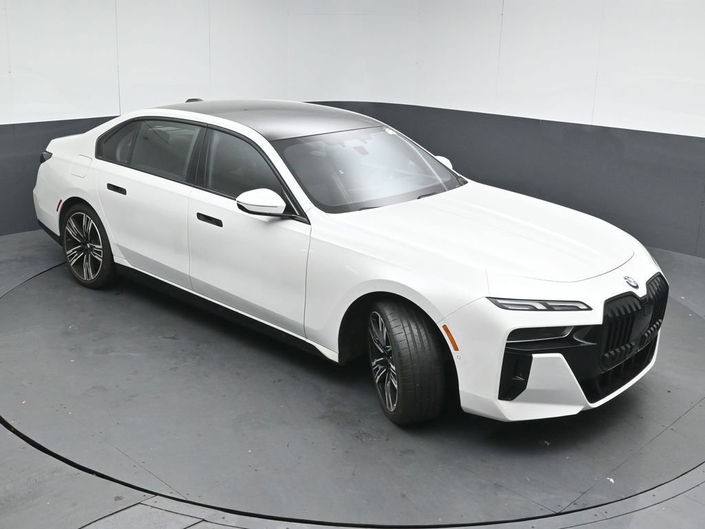 Used 2023 BMW 760i xDrive w/ Luxury Rear Seating Package image 44