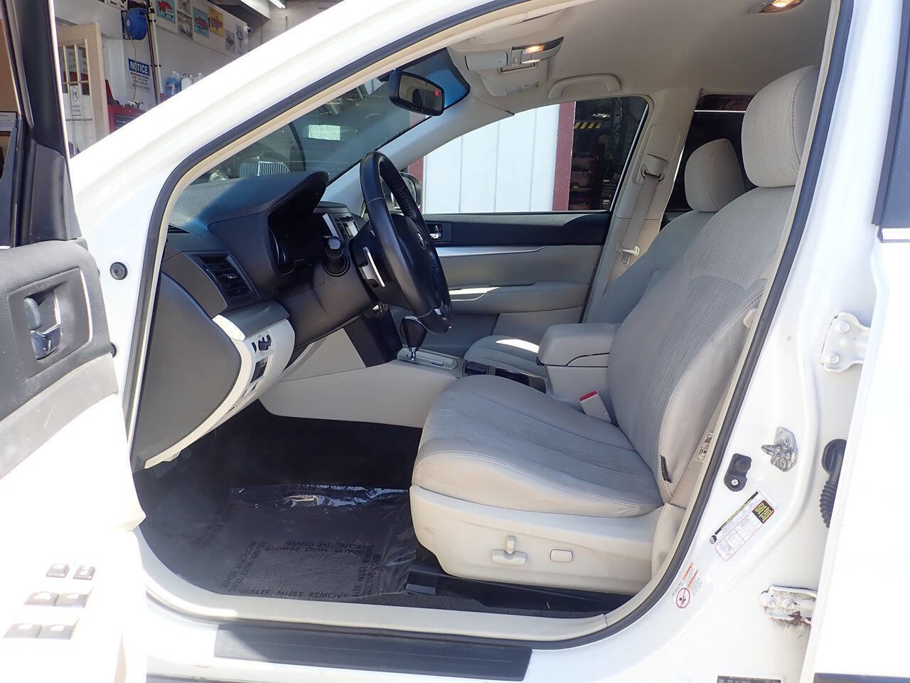 Used 2013 Subaru Outback 2.5i Premium w/ Popular Pkg 1B image 9