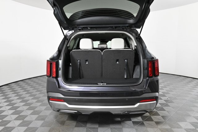 New 2025 Kia Sorento S image 7