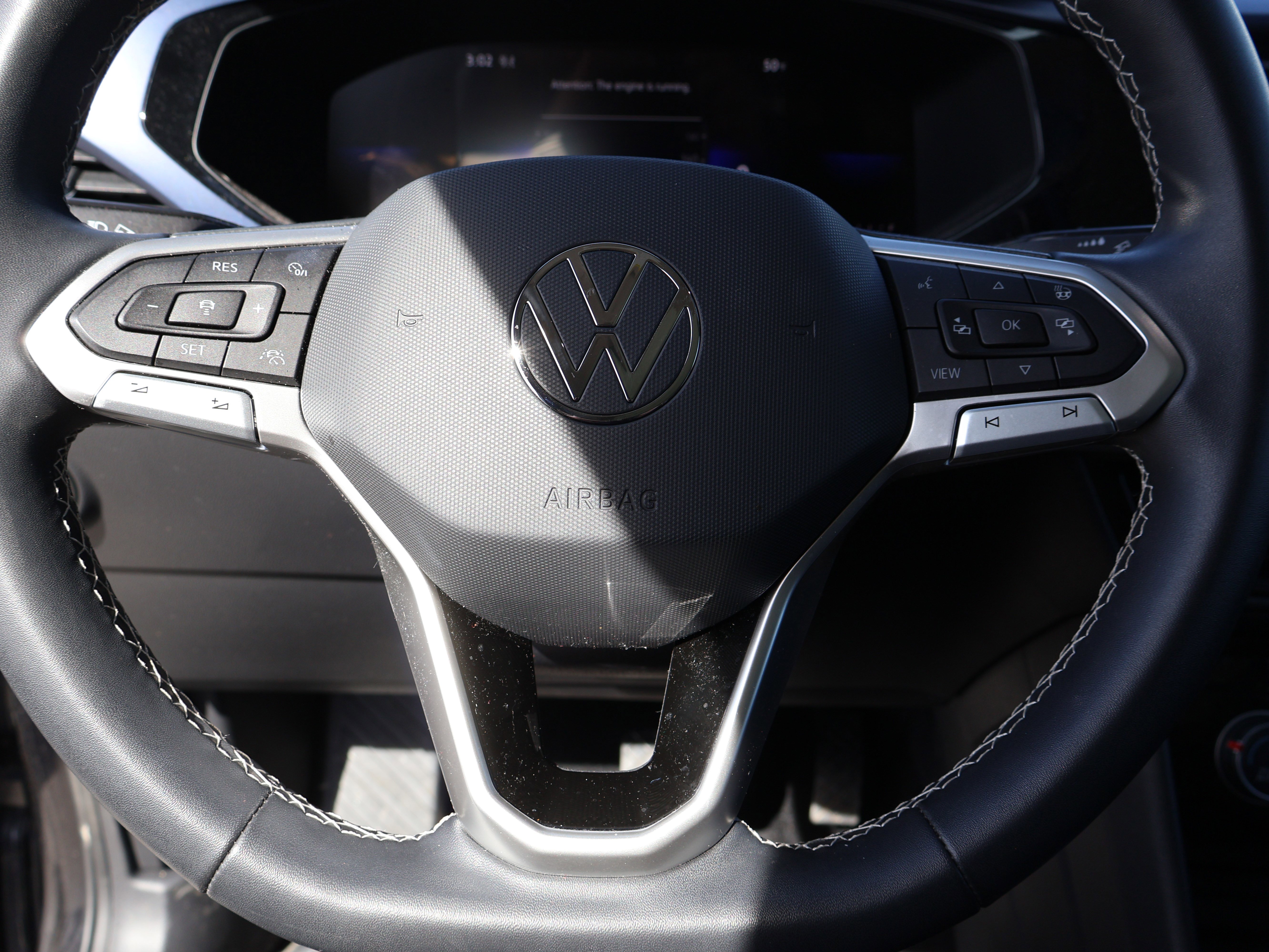 Used 2023 Volkswagen Taos SE w/ Panoramic Sunroof Package AWD/4WD image 32