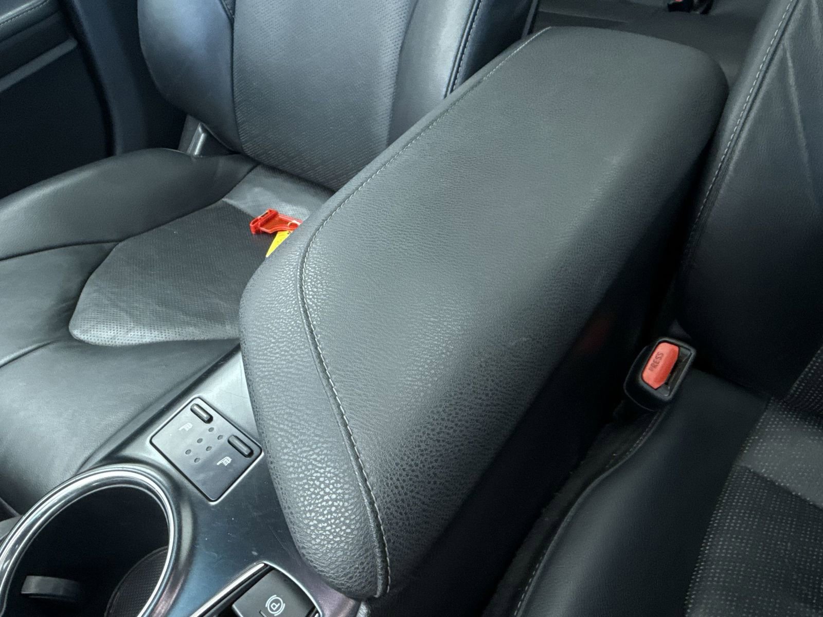 Used 2019 Toyota Camry XSE FWD image 36