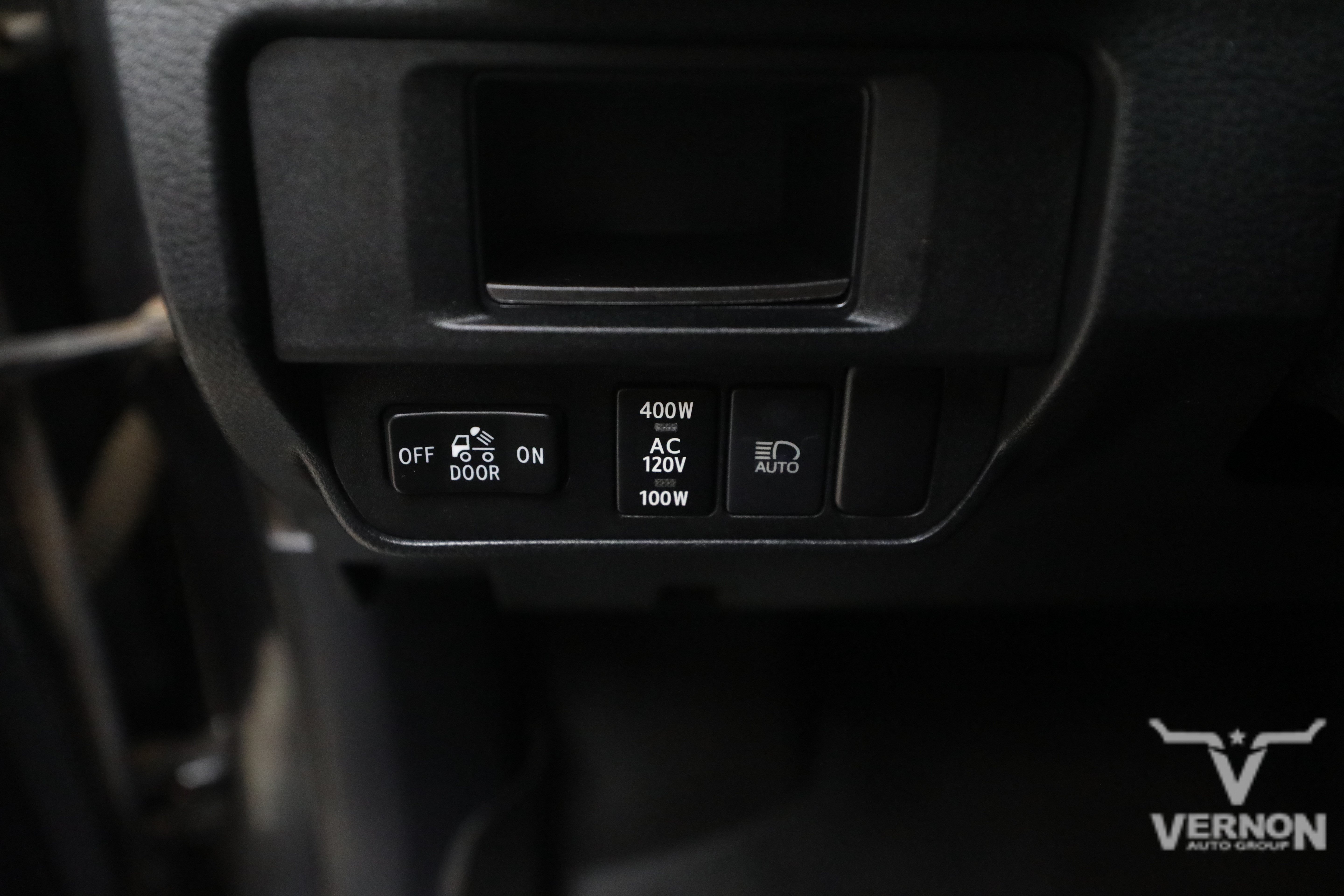 Used 2018 Toyota Tacoma Limited AWD/4WD image 17