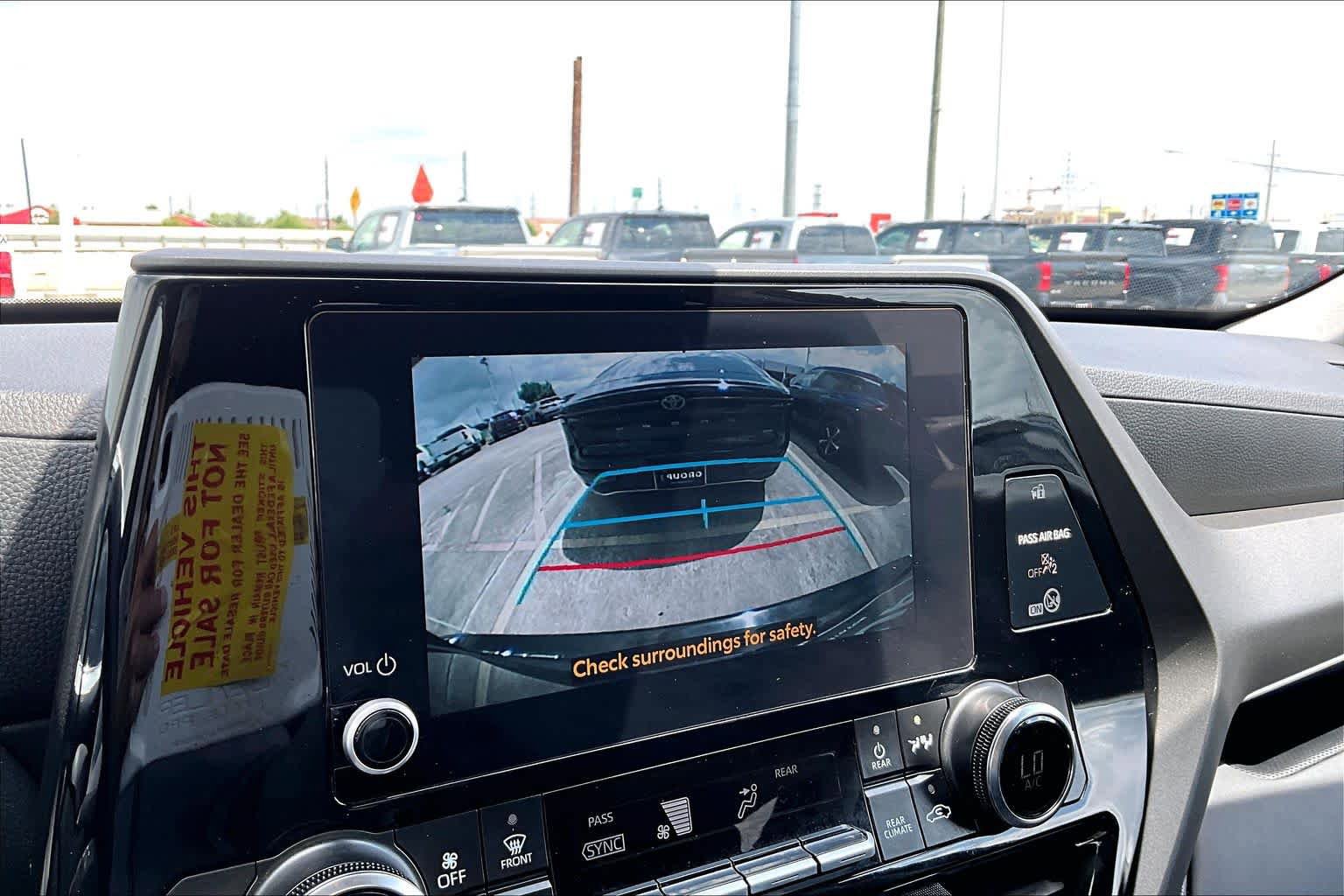 Used 2025 Toyota Highlander LE image 25