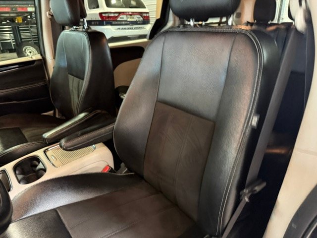 Certified 2020 Dodge Grand Caravan SXT FWD image 41