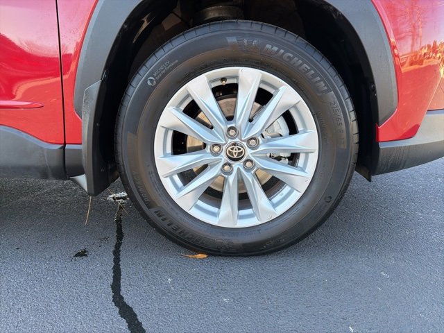 Used 2023 Toyota Corolla Cross LE image 38