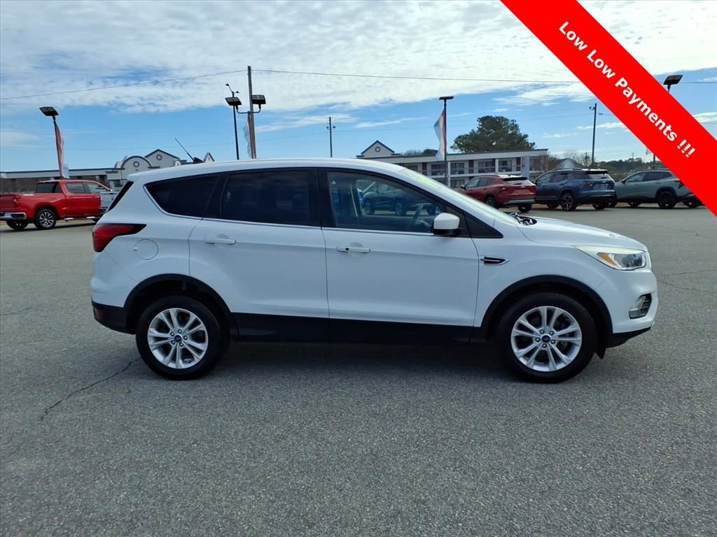 Used 2019 Ford Escape SE image 6