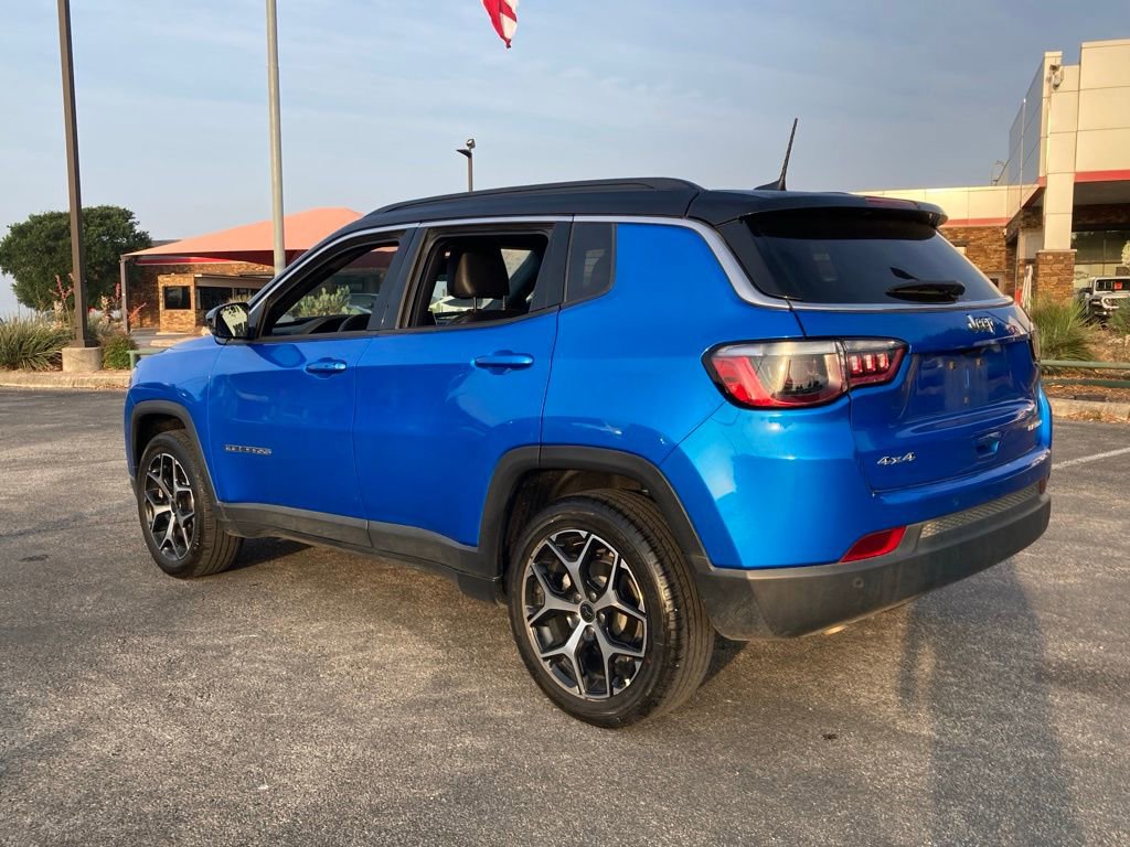 Used 2025 Jeep Compass Limited image 7