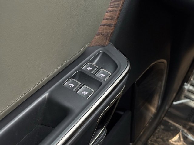 Used 2023 Rivian R1S Adventure image 30