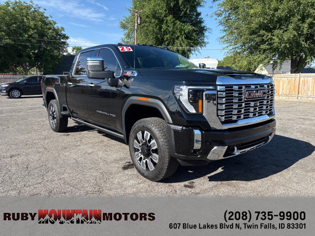 Used 2025 GMC Sierra 3500 Denali w/ Denali Reserve Package AWD/4WD image 1