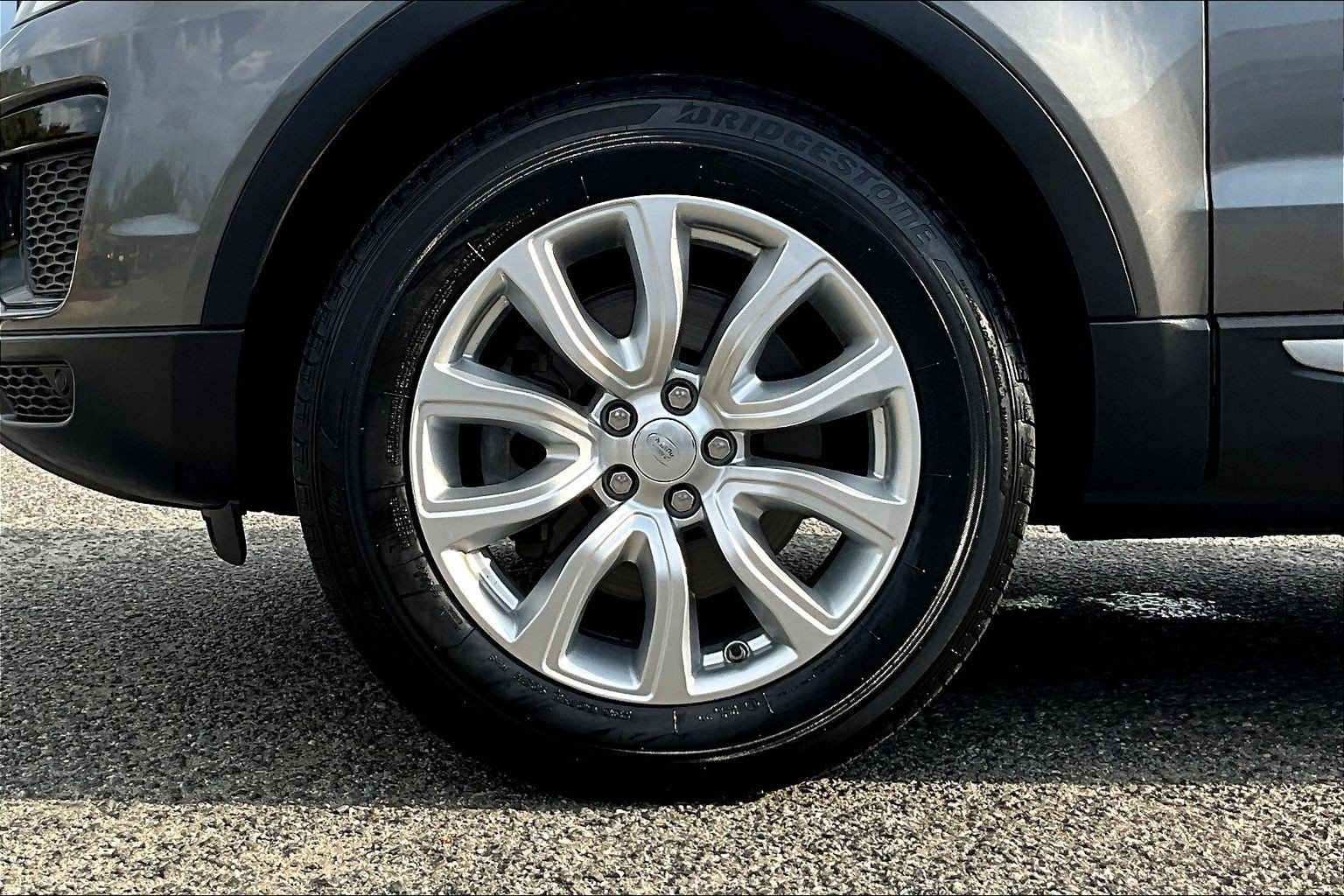 Used 2019 Land Rover Range Rover Evoque SE AWD/4WD image 8