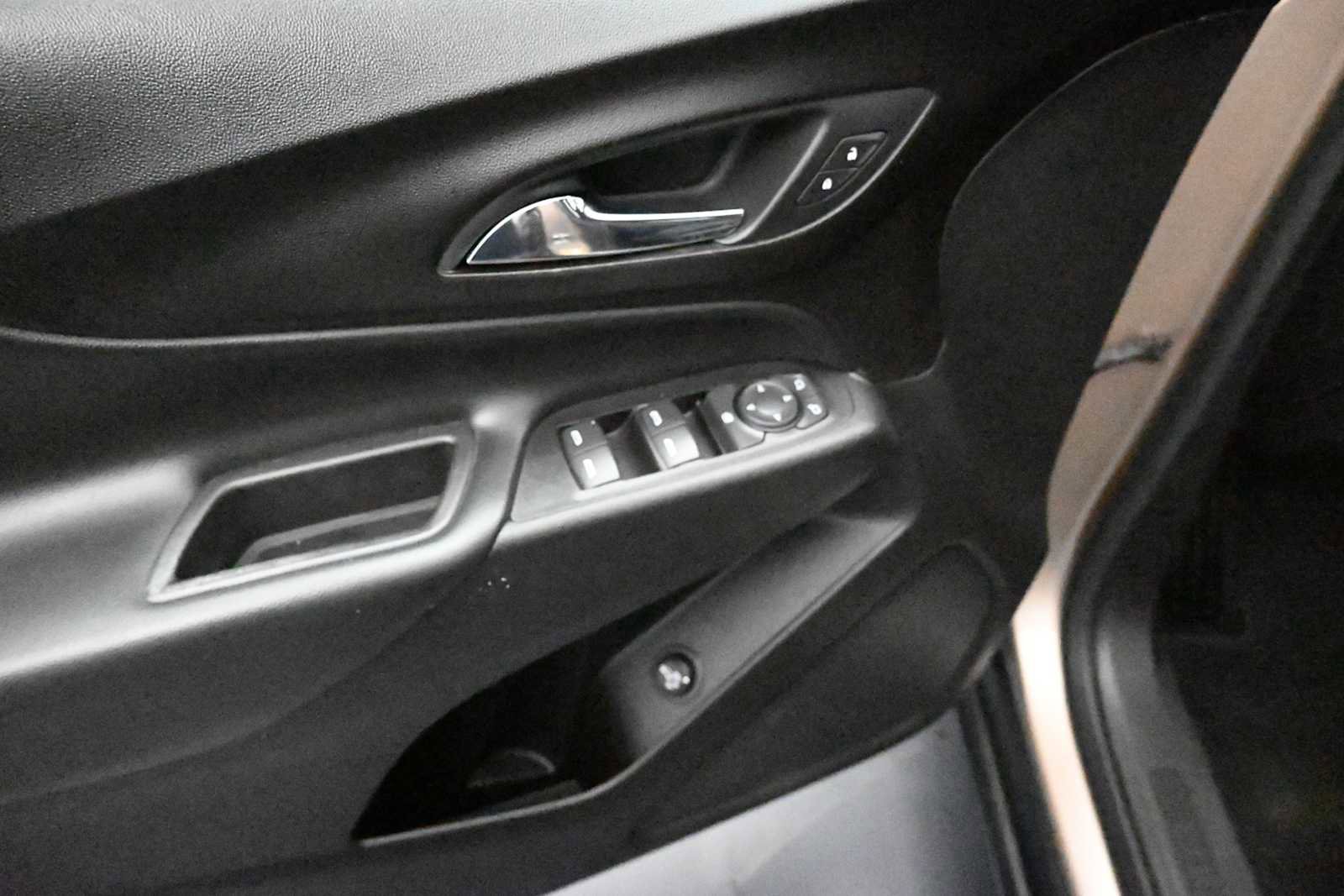 Used 2018 Chevrolet Equinox LT AWD/4WD image 10
