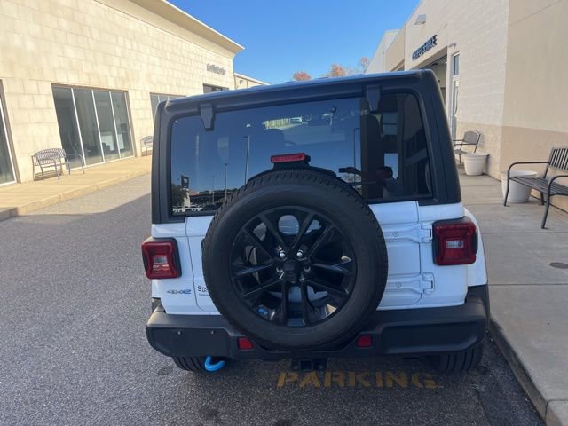 Used 2023 Jeep Wrangler Unlimited Sahara w/ Cold Weather Group image 5