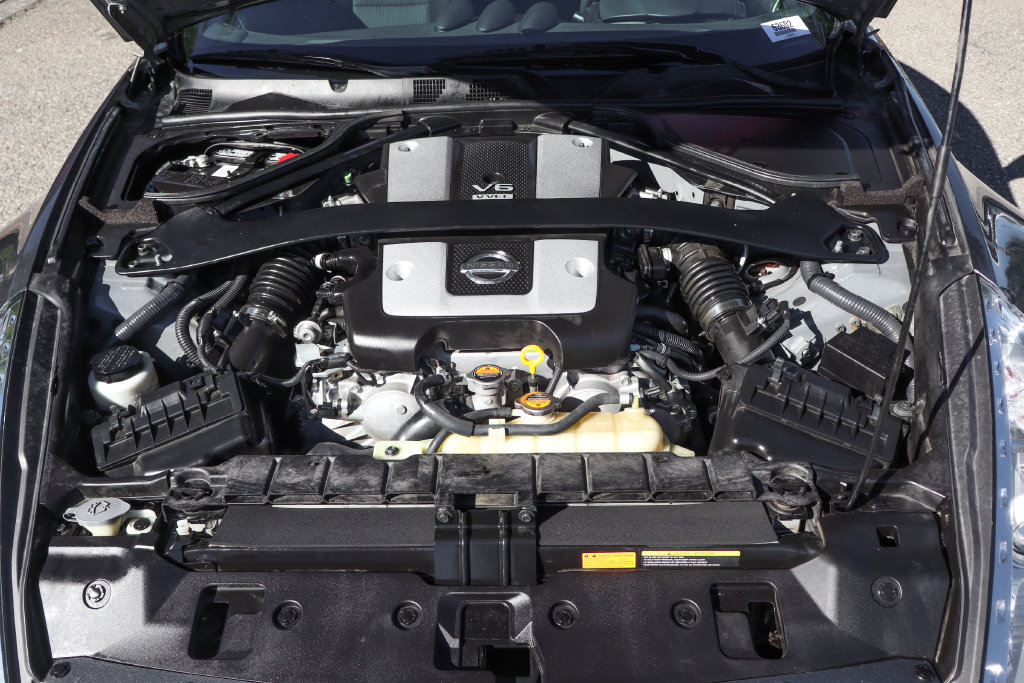 Used 2014 Nissan 370Z Coupe RWD image 11