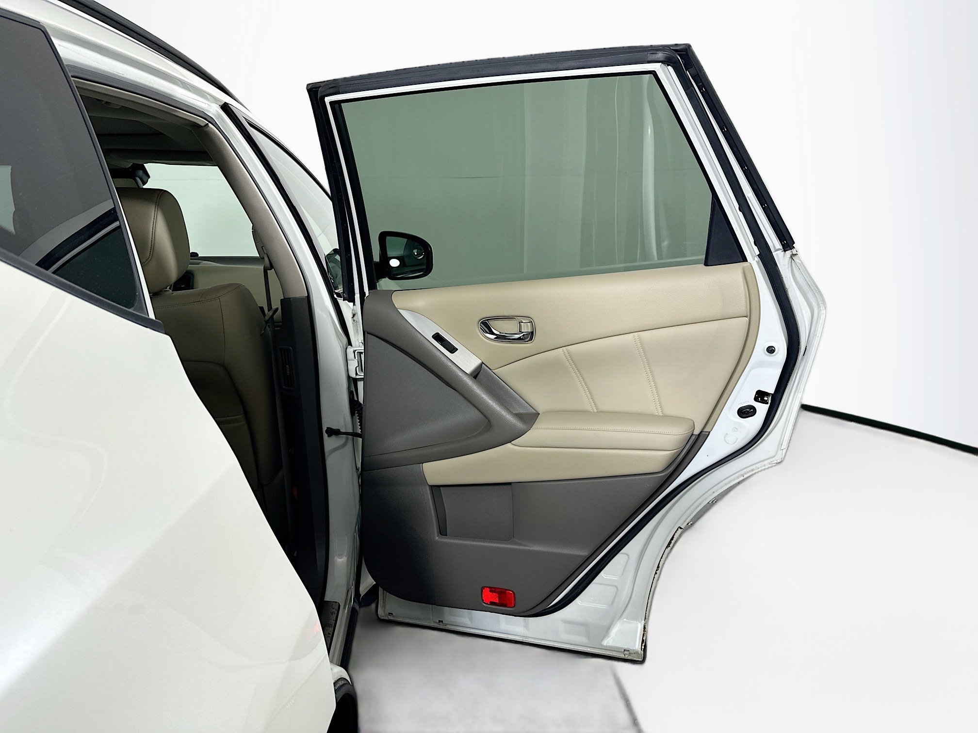 Used 2011 Nissan Murano SL w/ Navigation Pkg image 31