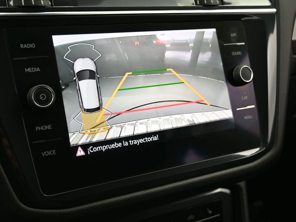 Used 2022 Volkswagen Tiguan SE R-Line image 26