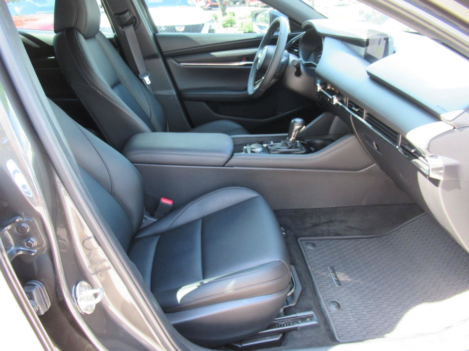 Used 2021 MAZDA MAZDA3 s FWD image 11