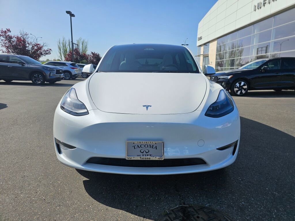 Used 2024 Tesla Model Y Long Range RWD image 2