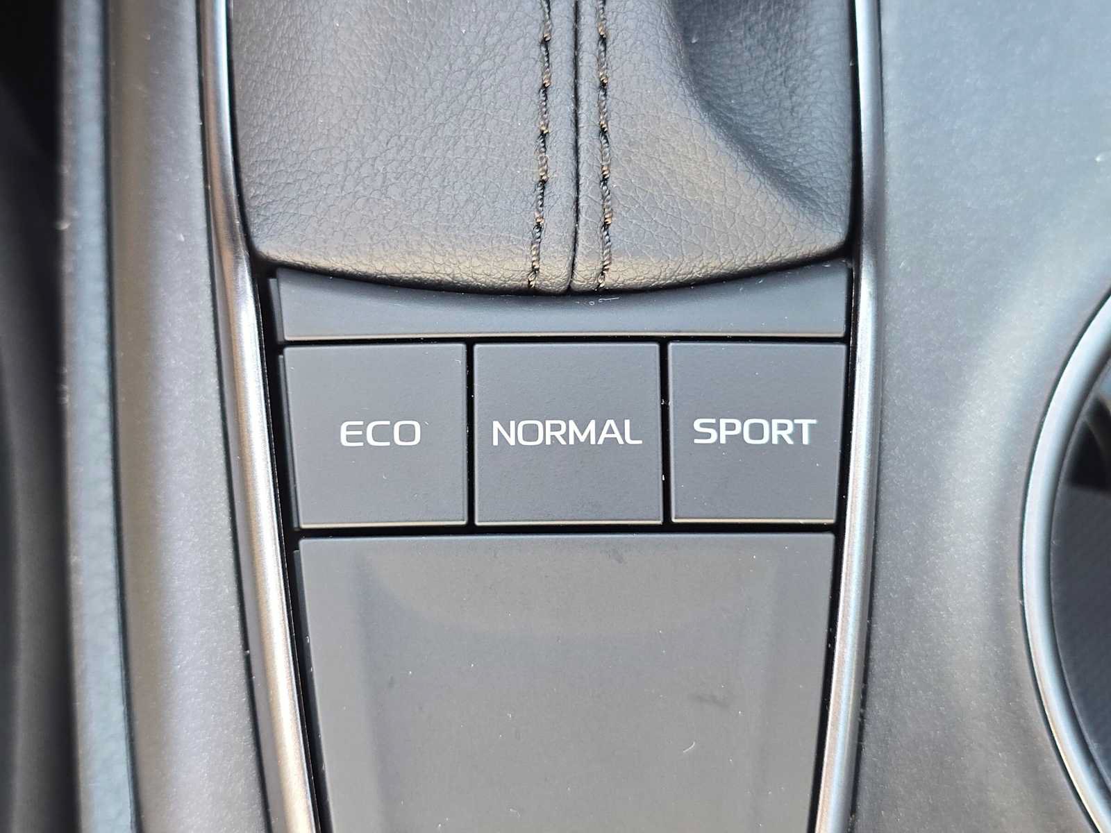 Certified 2024 Toyota Camry SE FWD image 34