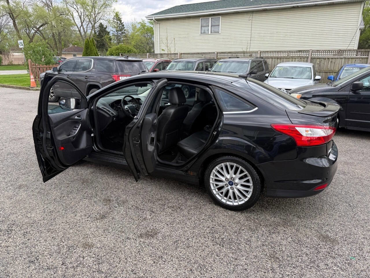 Used 2014 Ford Focus Titanium FWD image 8