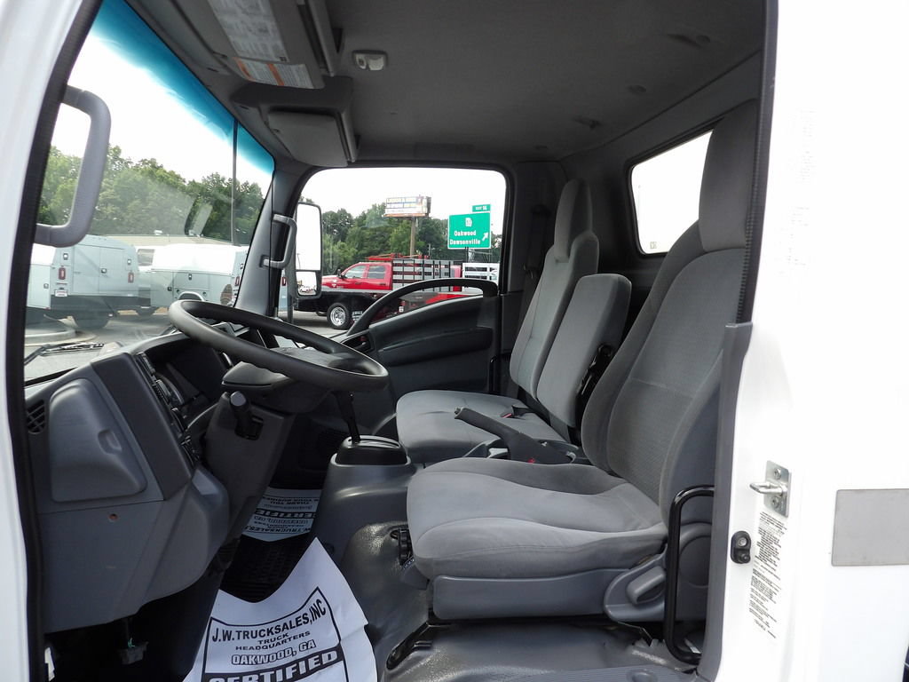 Used 2021 Isuzu NPR RWD image 16