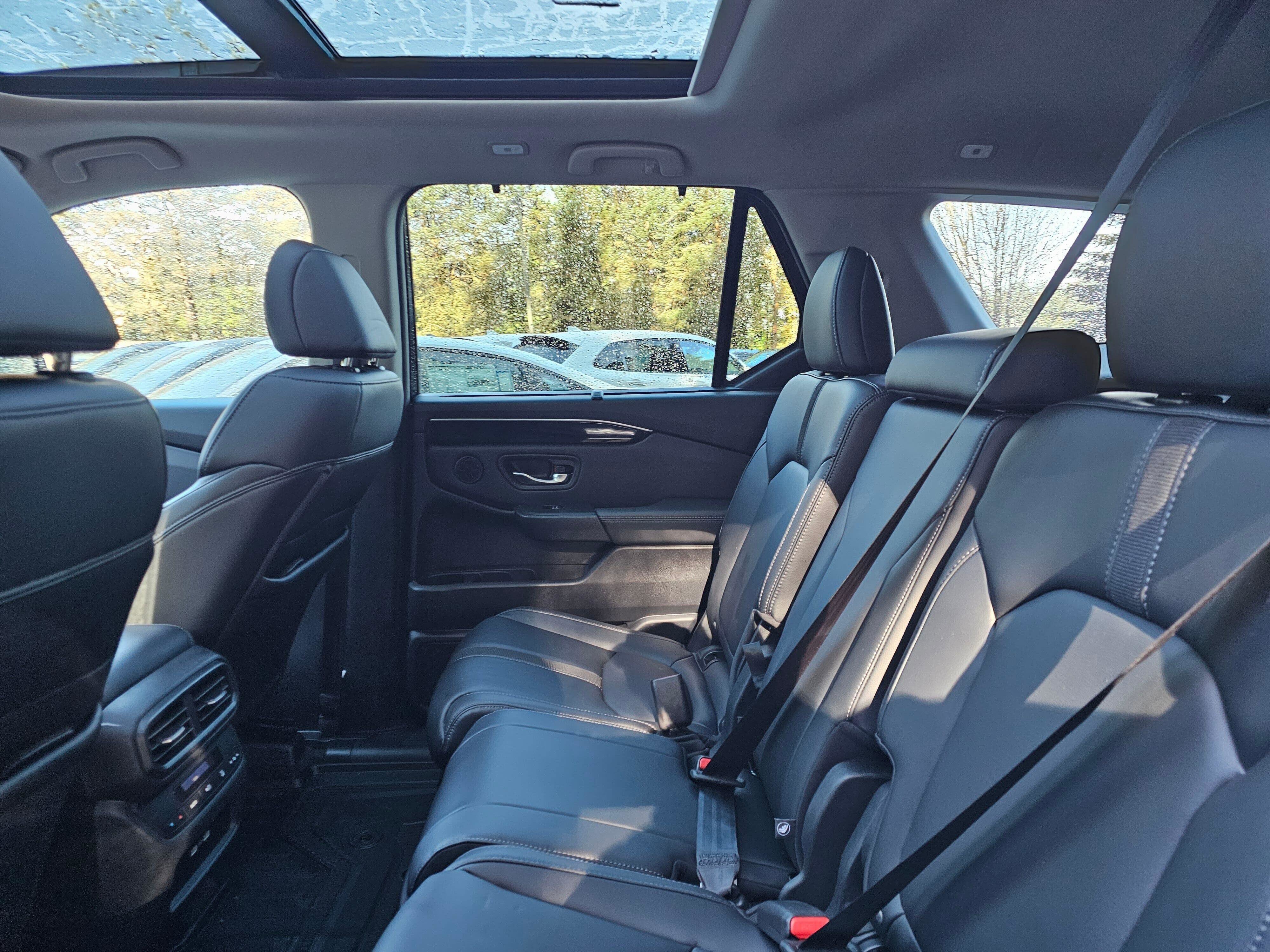 Used 2023 Honda Pilot Touring image 19