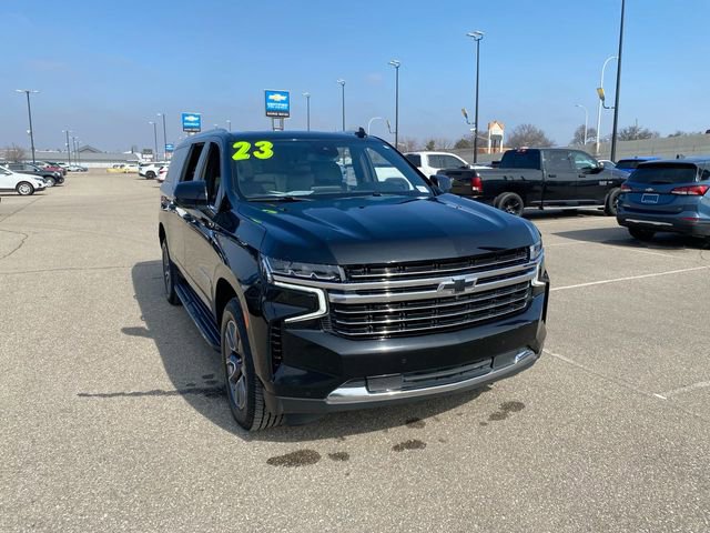 Used 2023 Chevrolet Suburban LT w/ LT Signature Plus Package