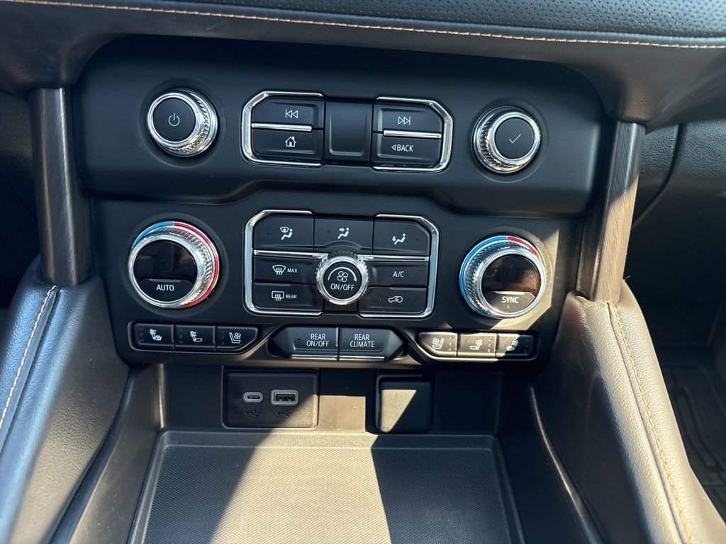 Used 2024 GMC Yukon AT4 w/ AT4 Premium Package AWD/4WD image 30