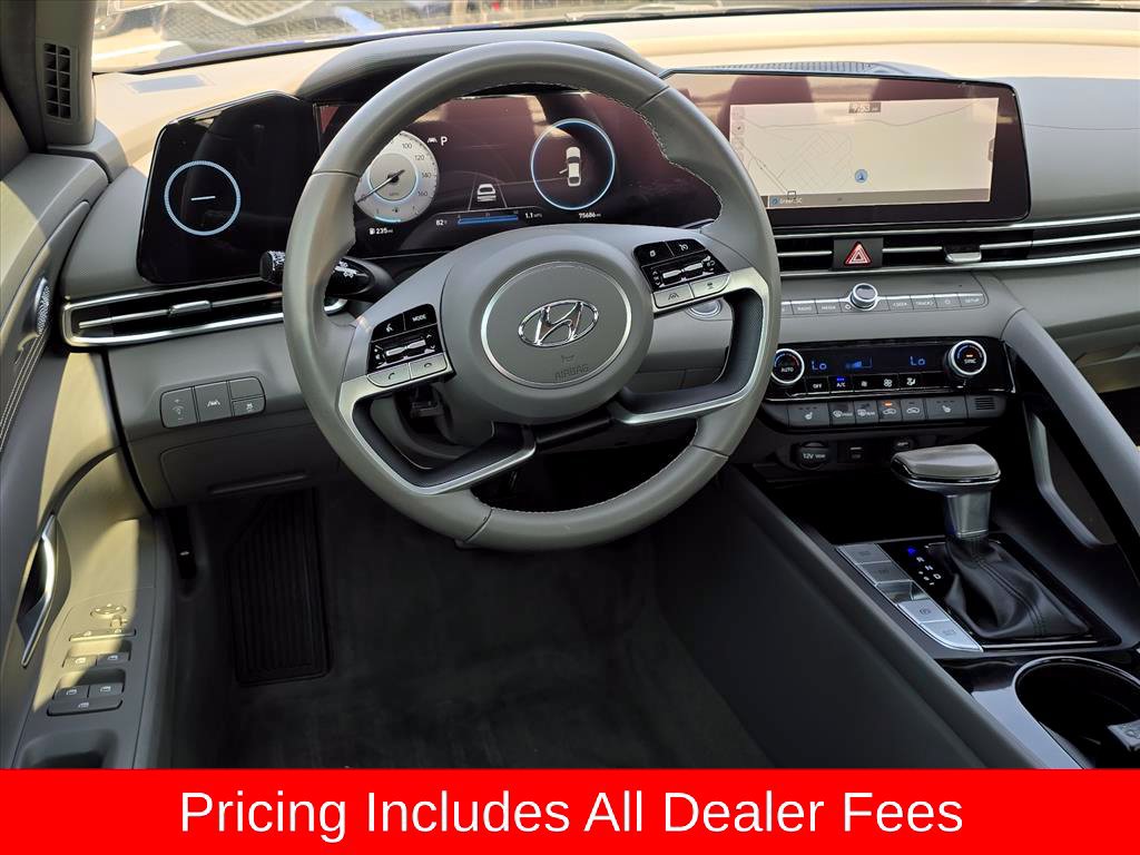 Used 2023 Hyundai Elantra SEL w/ Convenience Package FWD image 11