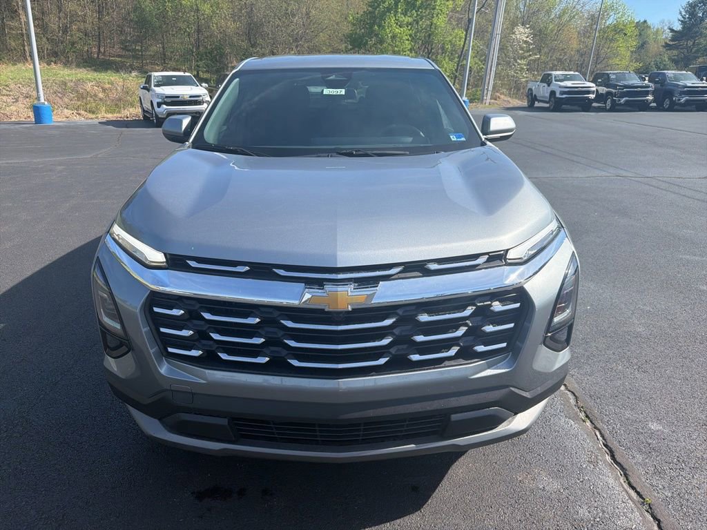 New 2026 Chevrolet Equinox LT image 2