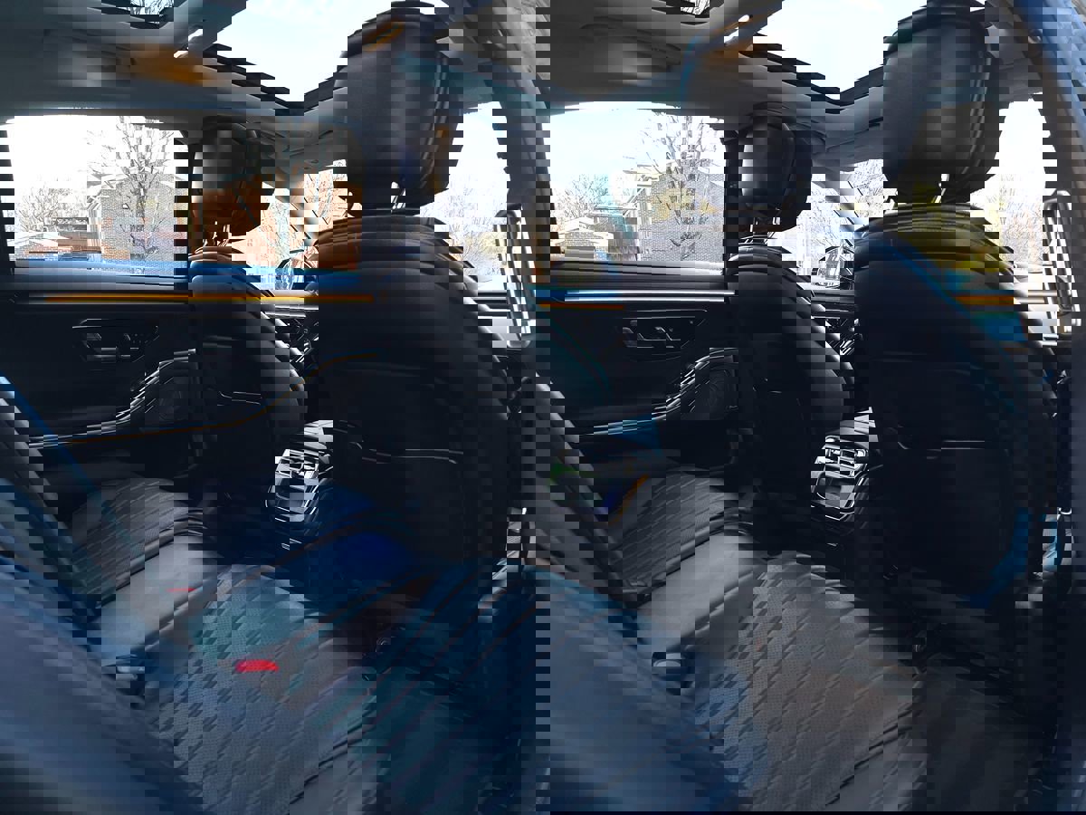 Used 2023 Mercedes-Benz S 580e 4MATIC Sedan w/ Warmth & Comfort Package image 18