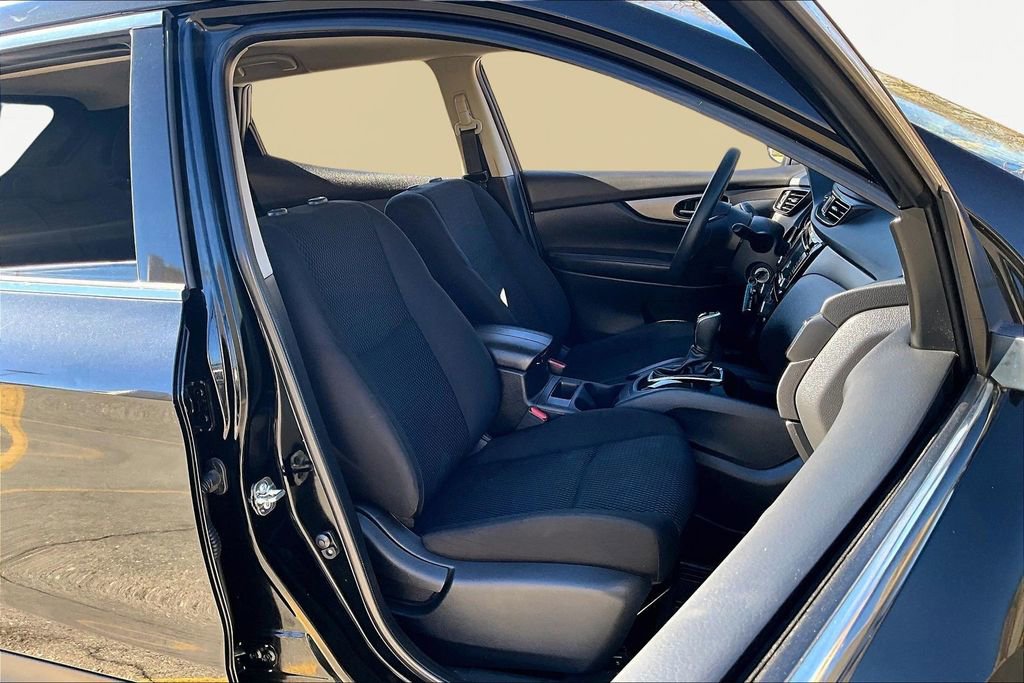 Used 2022 Nissan Rogue Sport S image 7