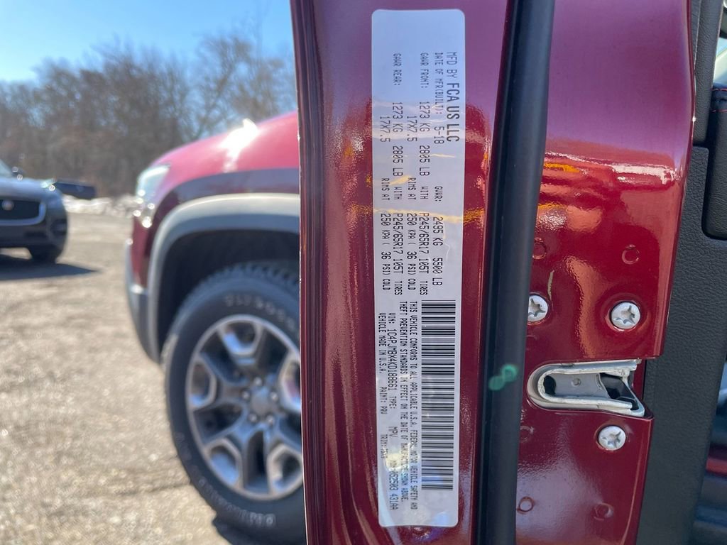 Used 2019 Jeep Cherokee Trailhawk image 32