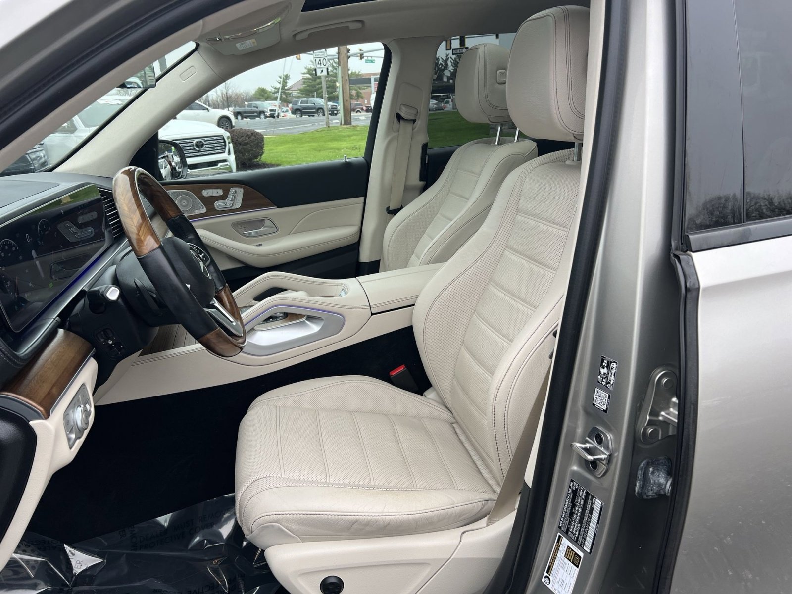 Used 2022 Mercedes-Benz GLS 450 4MATIC image 13