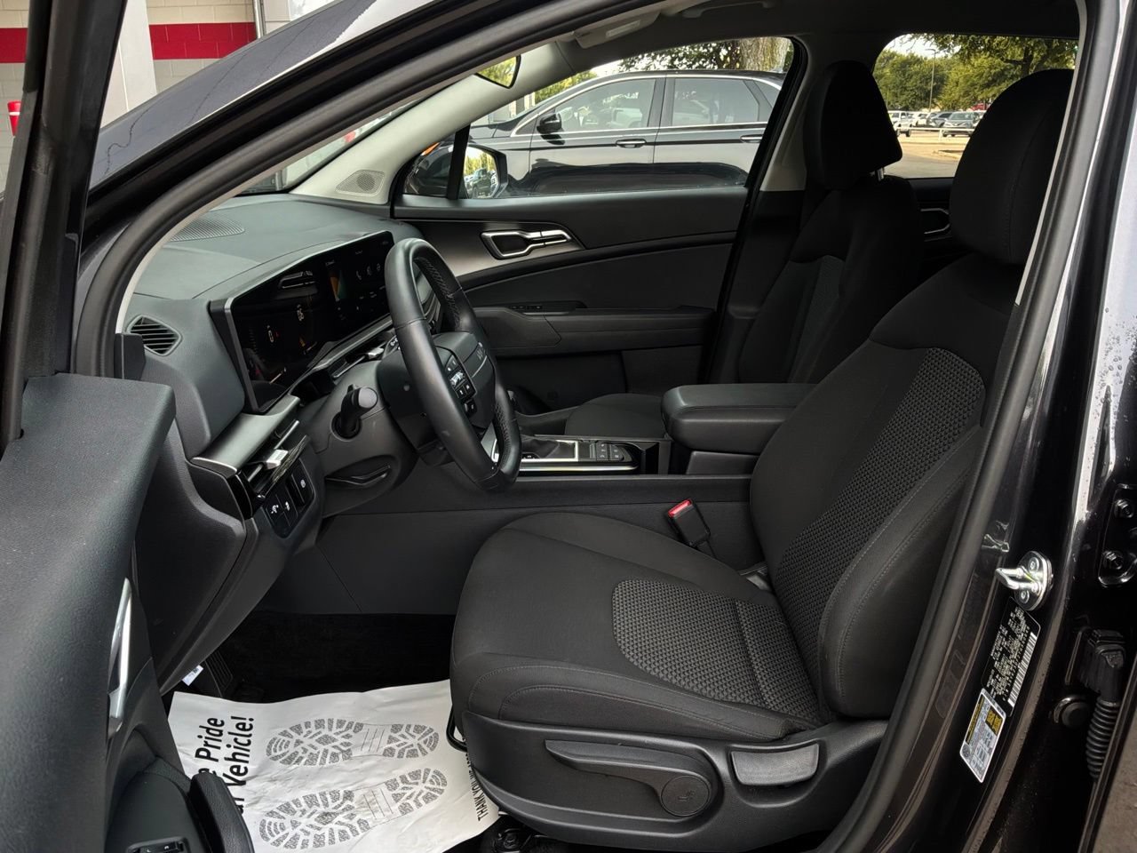 Used 2026 Kia Sportage LX FWD image 10