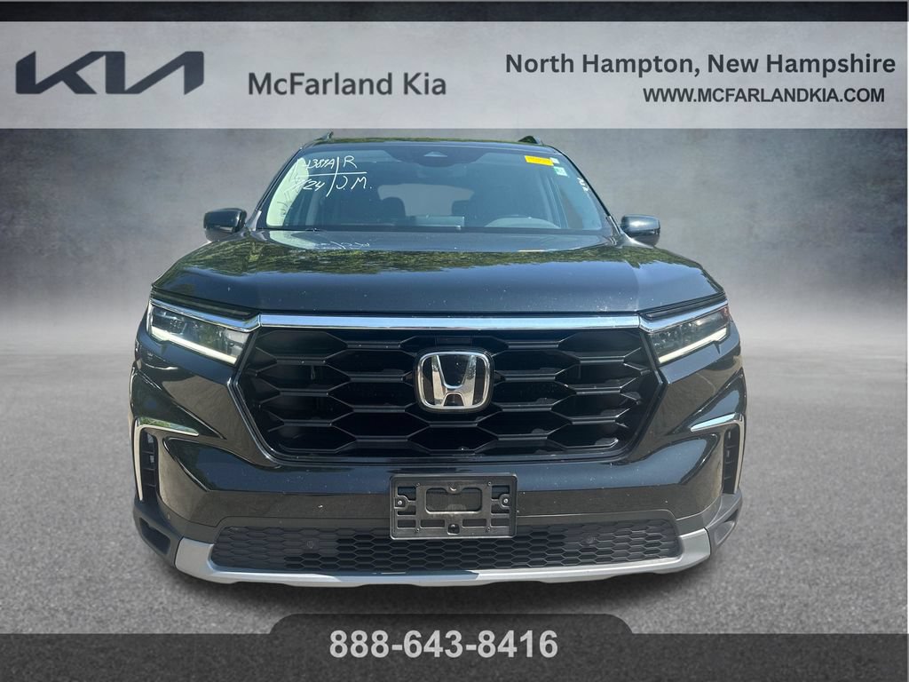 Used 2023 Honda Pilot Touring image 9