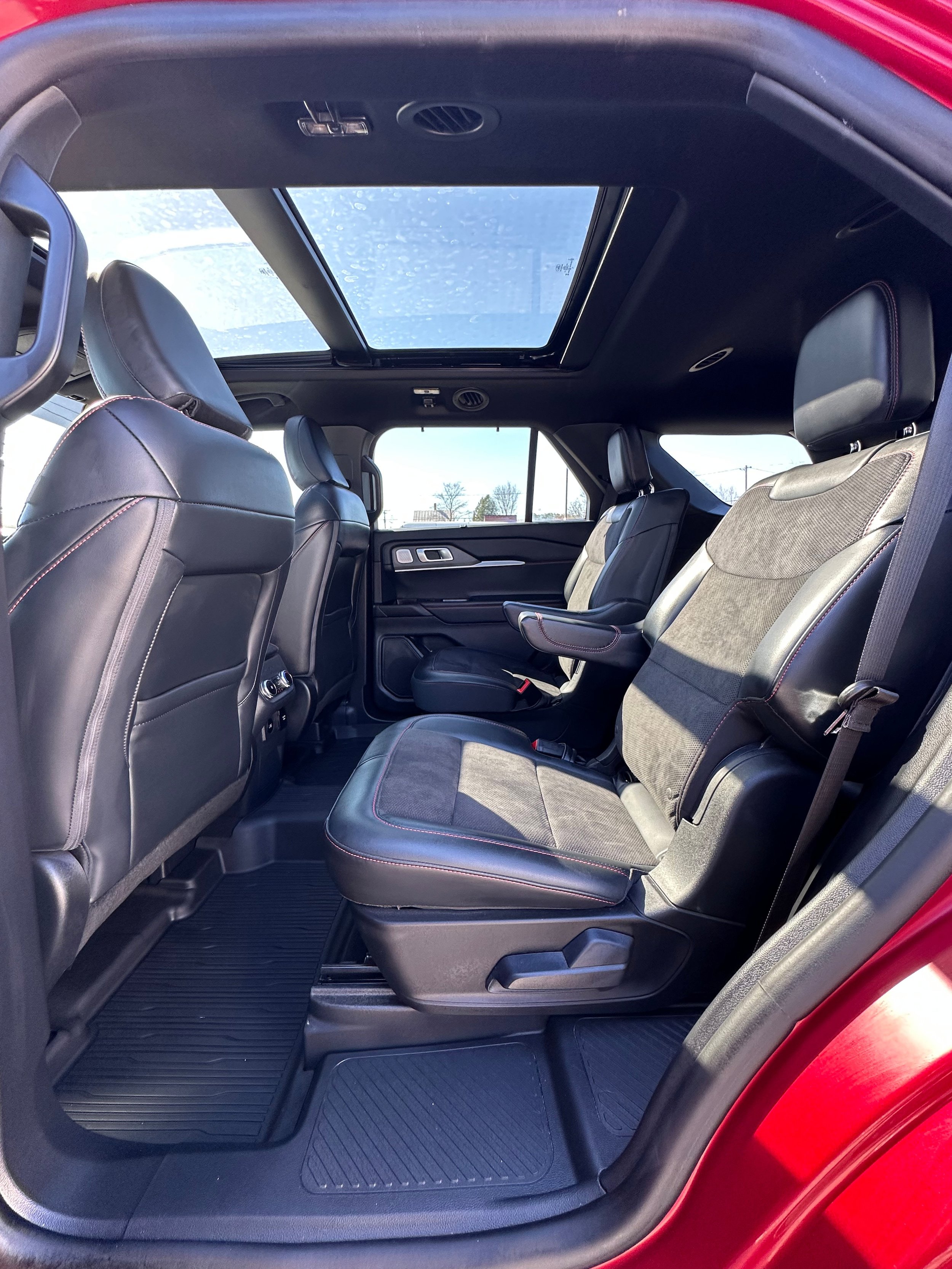 Used 2025 Ford Explorer ST AWD/4WD image 22