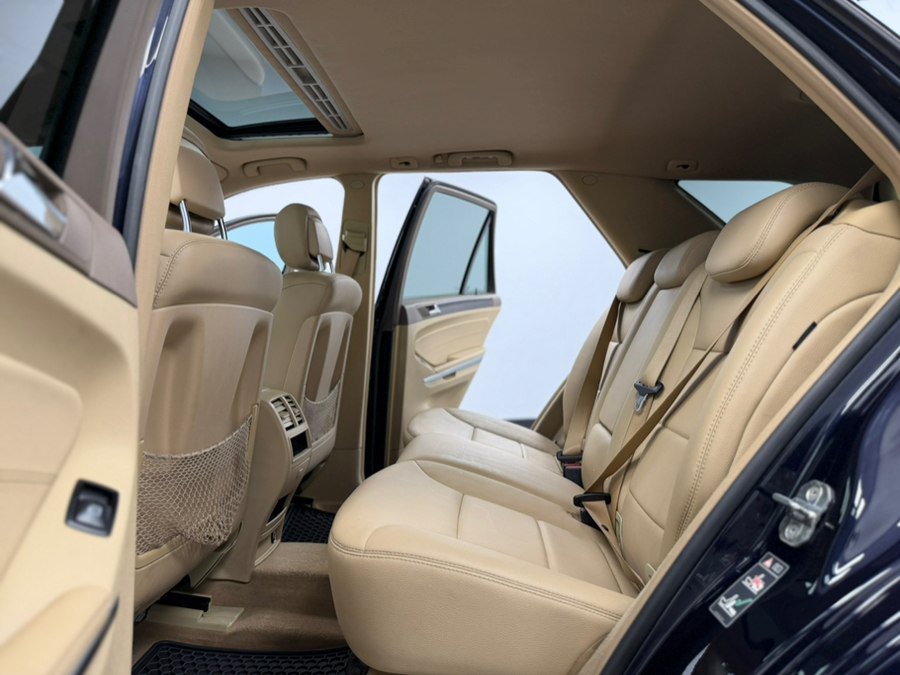 Used 2010 Mercedes-Benz ML 550 4MATIC image 35