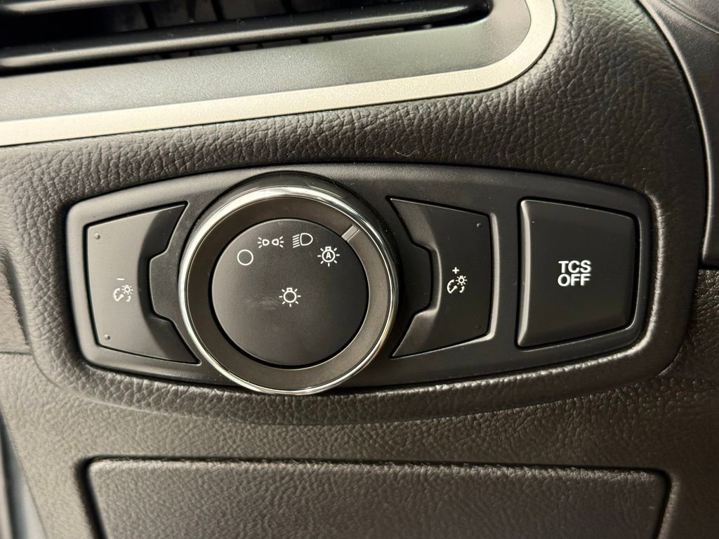 Used 2022 Ford Edge SE w/ Black Appearance Package image 32