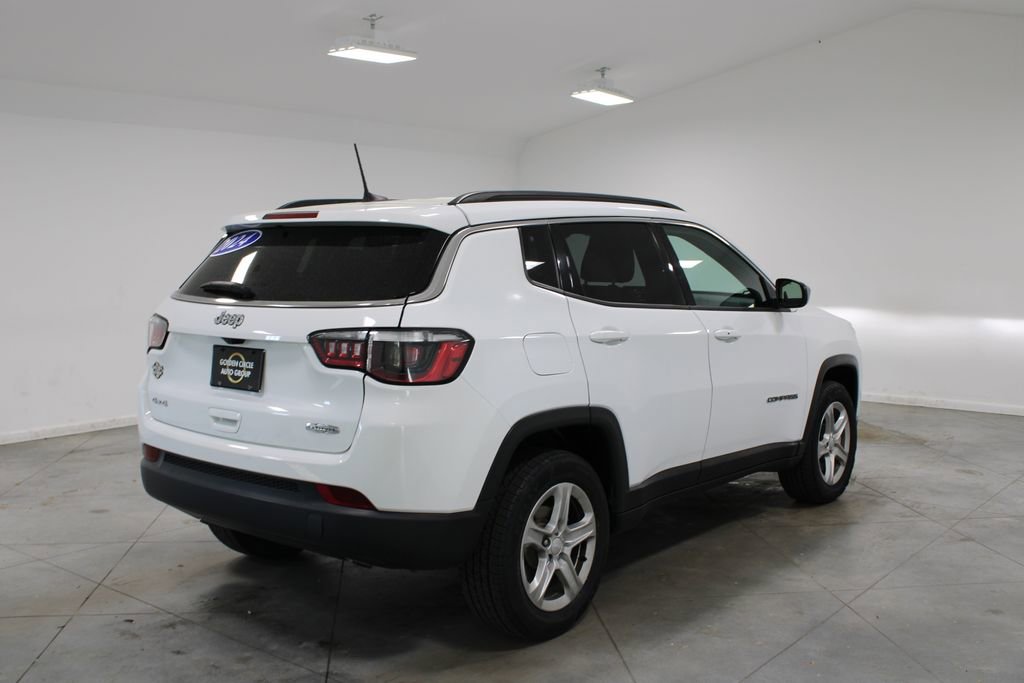 Used 2024 Jeep Compass Latitude image 9