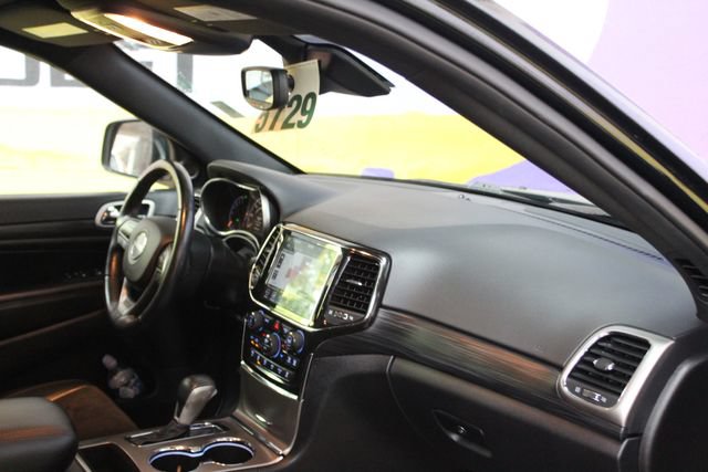 Used 2021 Jeep Grand Cherokee Laredo X AWD/4WD image 12