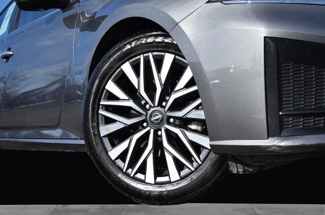 Used 2024 Nissan Altima 2.5 SV image 3