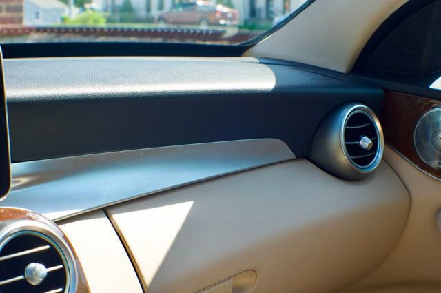 Used 2015 Mercedes-Benz C 300 4MATIC Sedan image 49