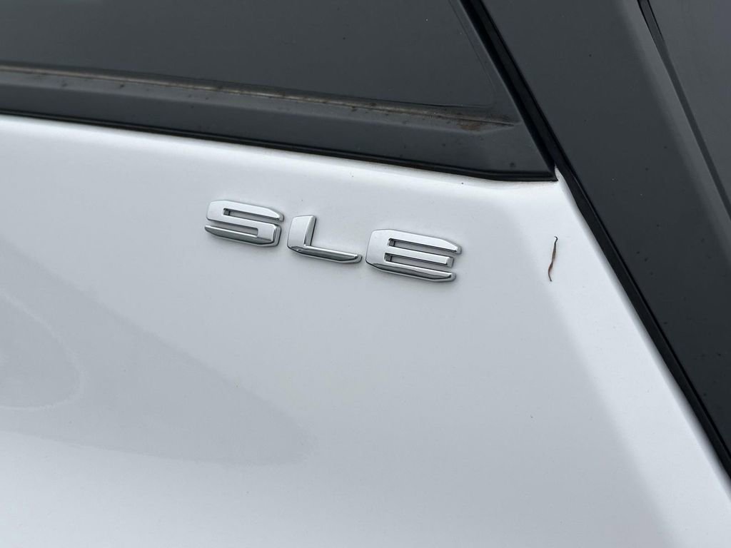Certified 2023 GMC Terrain SLE image 12