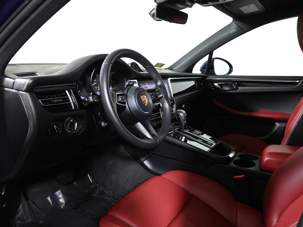 Used 2026 Porsche Macan AWD/4WD image 4
