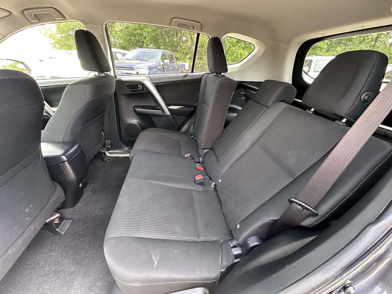 Used 2018 Toyota RAV4 LE w/ All Weather Liner Package AWD/4WD image 27
