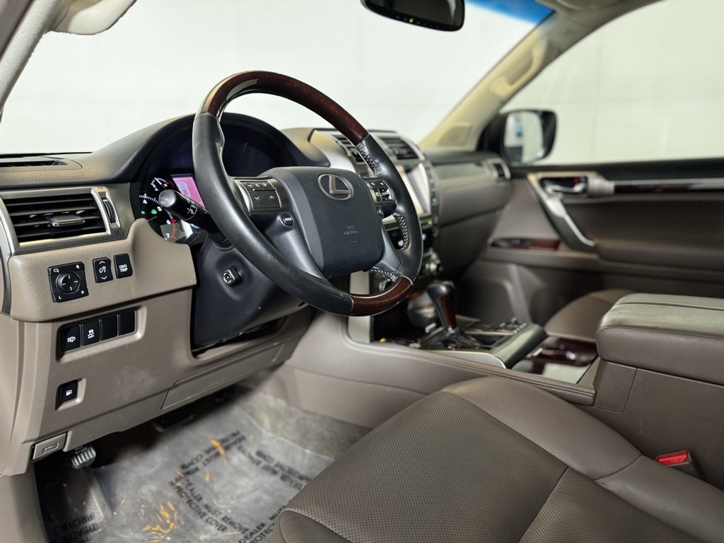 Used 2019 Lexus GX 460 image 13