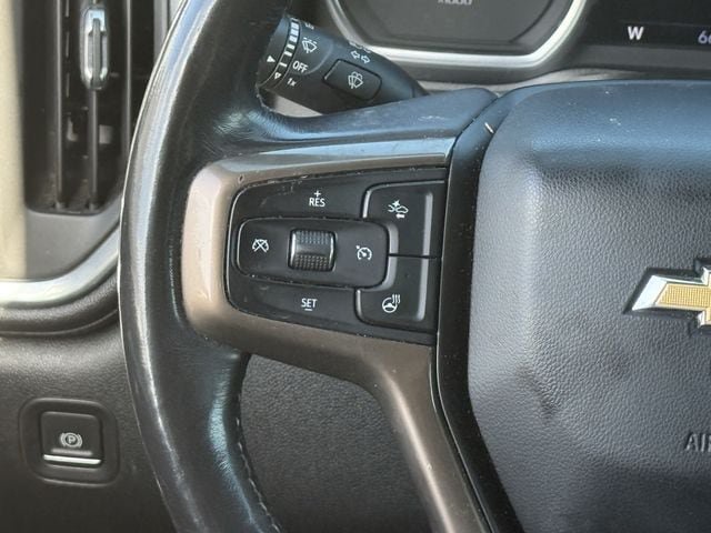 Used 2020 Chevrolet Silverado 1500 High Country w/ Technology Package AWD/4WD image 13