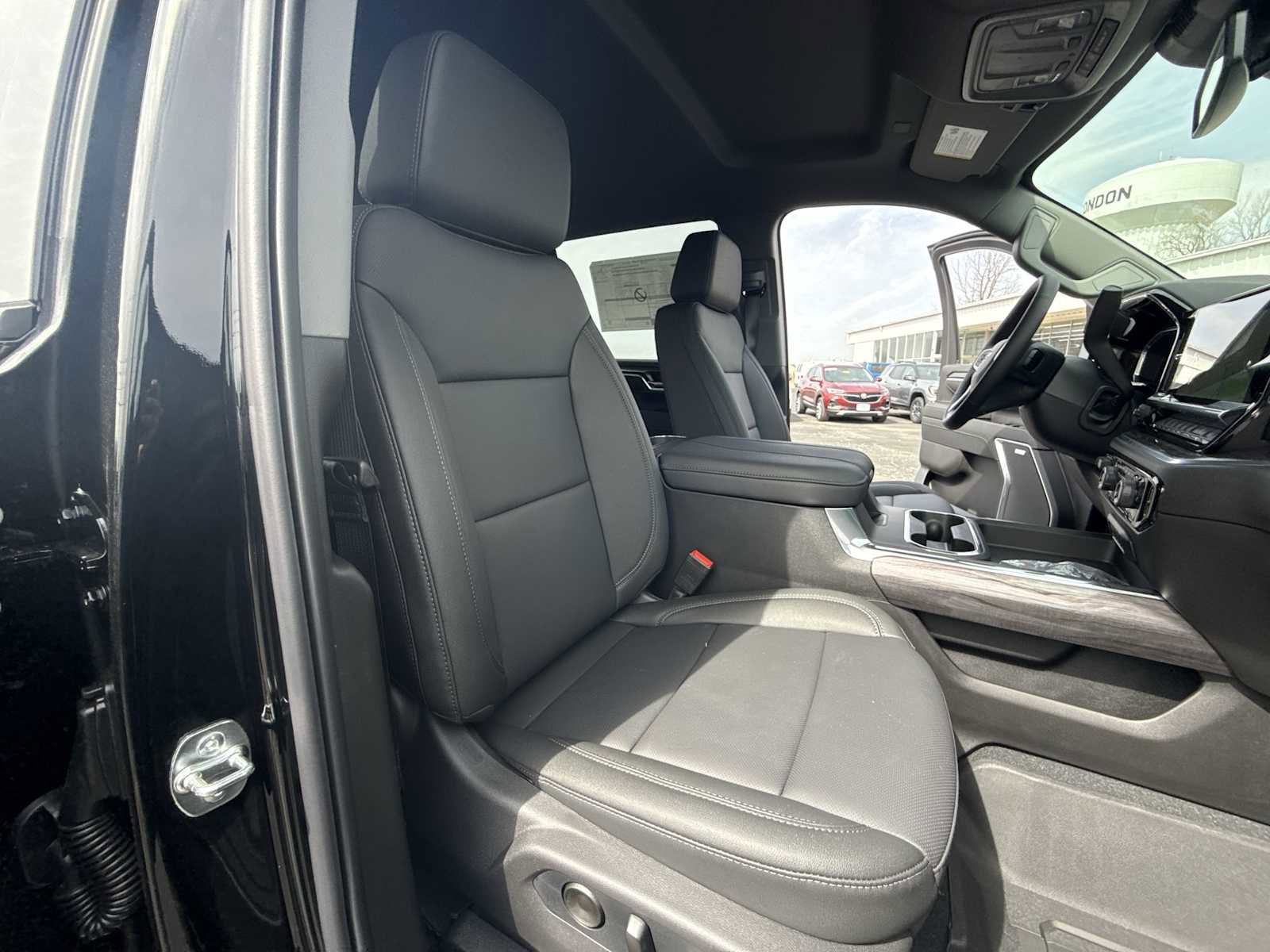 New 2026 Chevrolet Silverado 3500 LTZ w/ LTZ Convenience Package AWD/4WD image 23